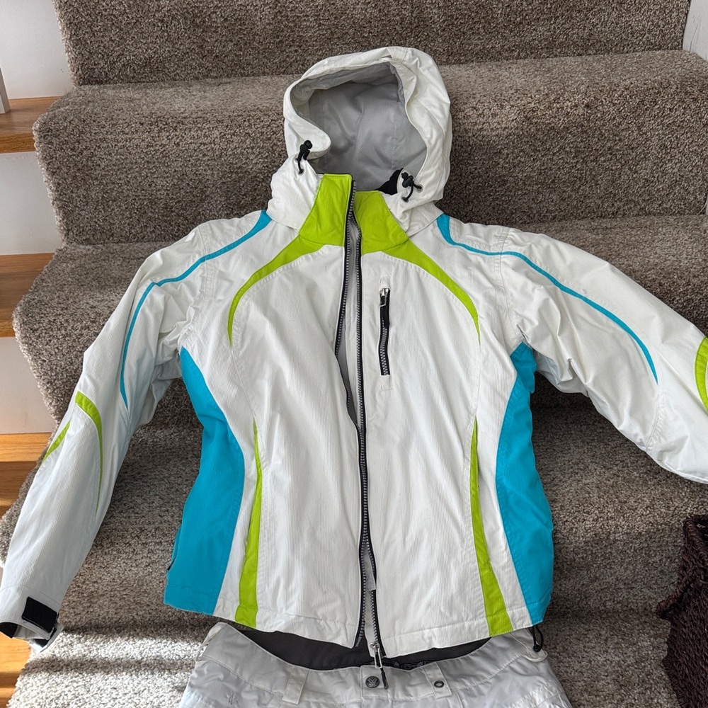 Obermeyer White and Blue Ski Jacket